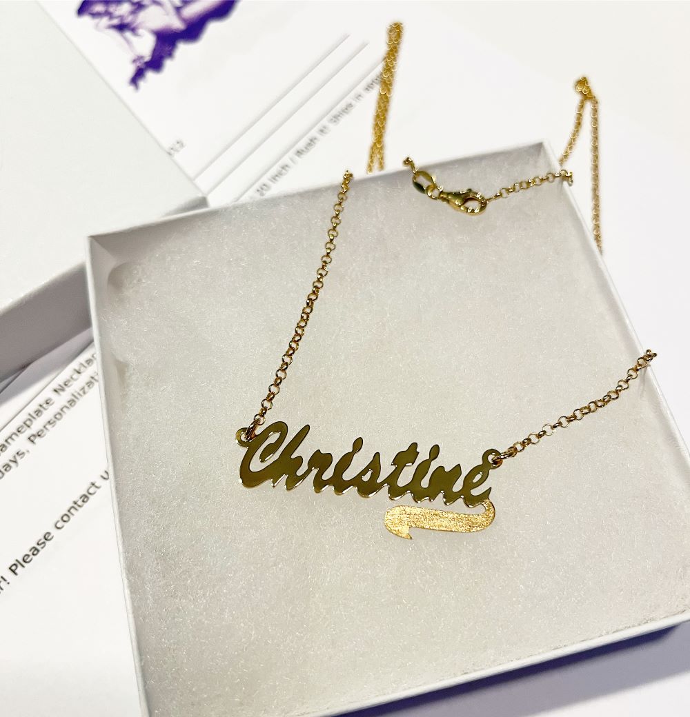 Swirly Tail Gold Nameplate Necklace-Kim Kardashian