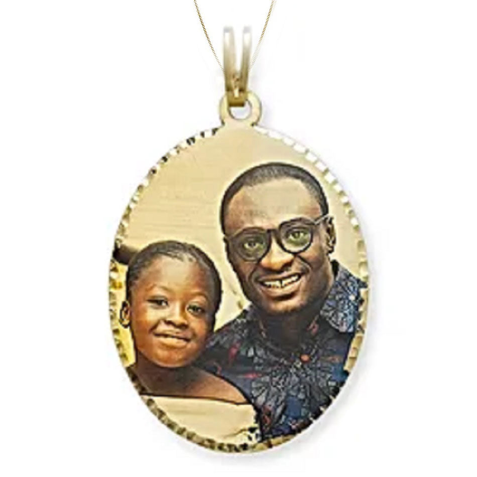 custom-round-picture-charm-necklace 3