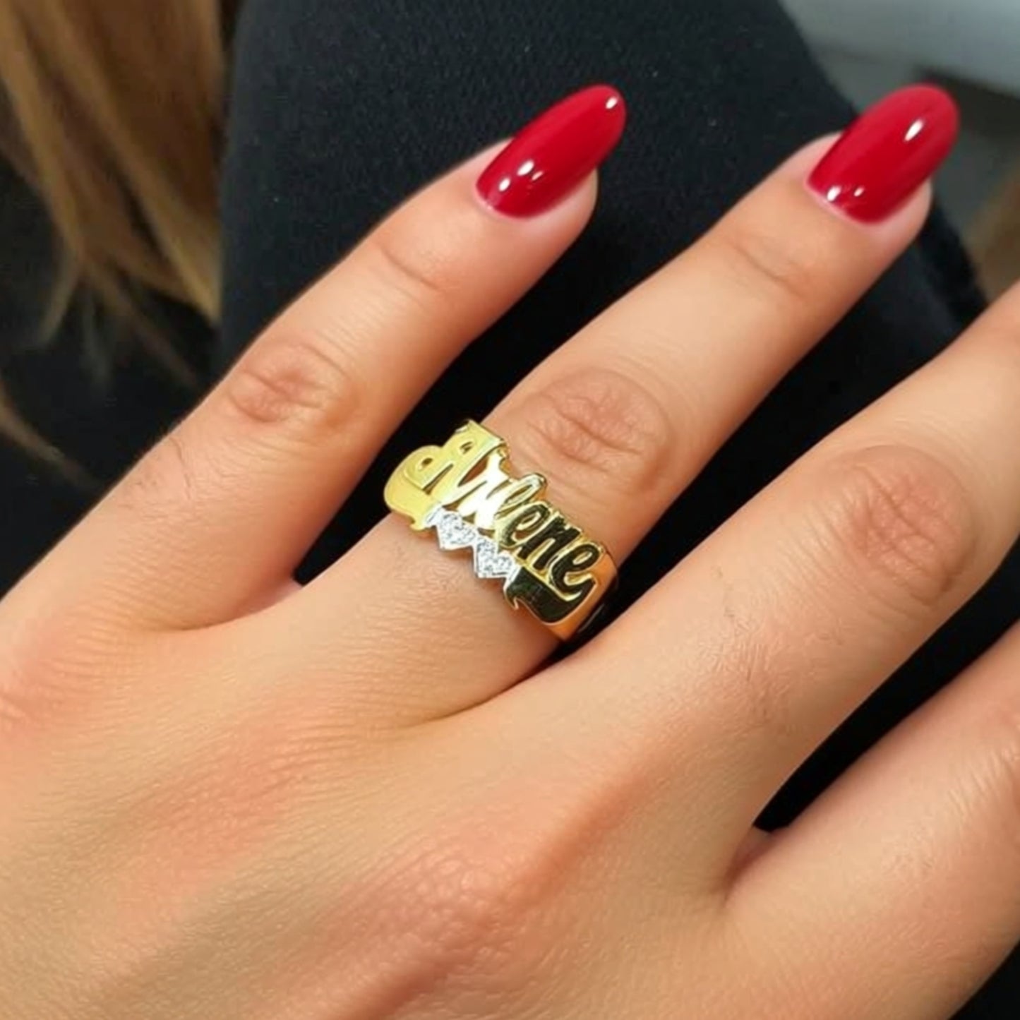 name ring on hand