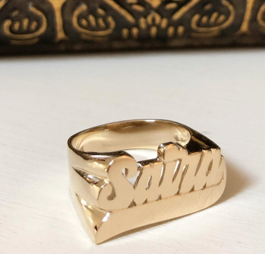 18K Gold Large Name Ring with Tail