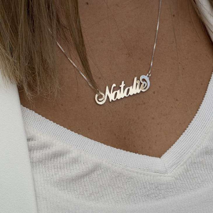 14K Solid Gold Carrie Style Name Necklace 4